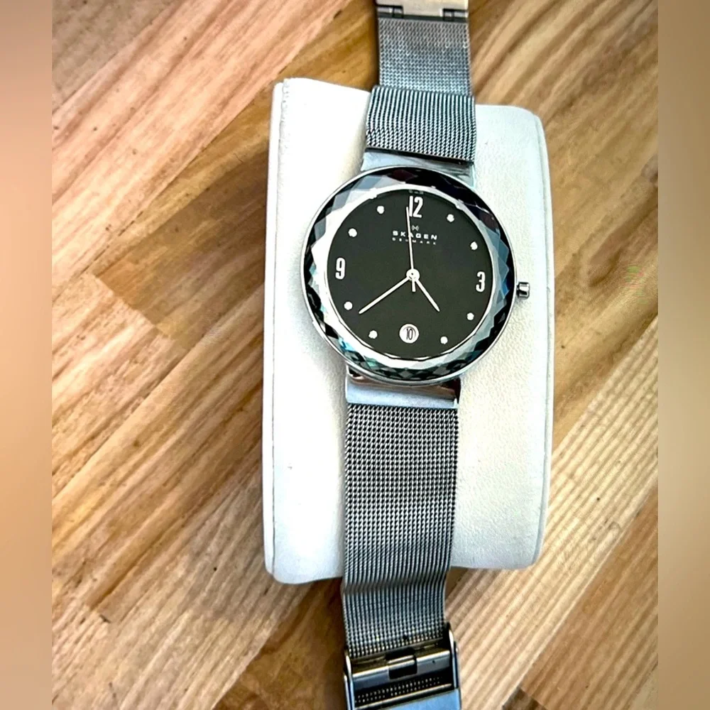 Skagen Ladies Crystal Date Watch